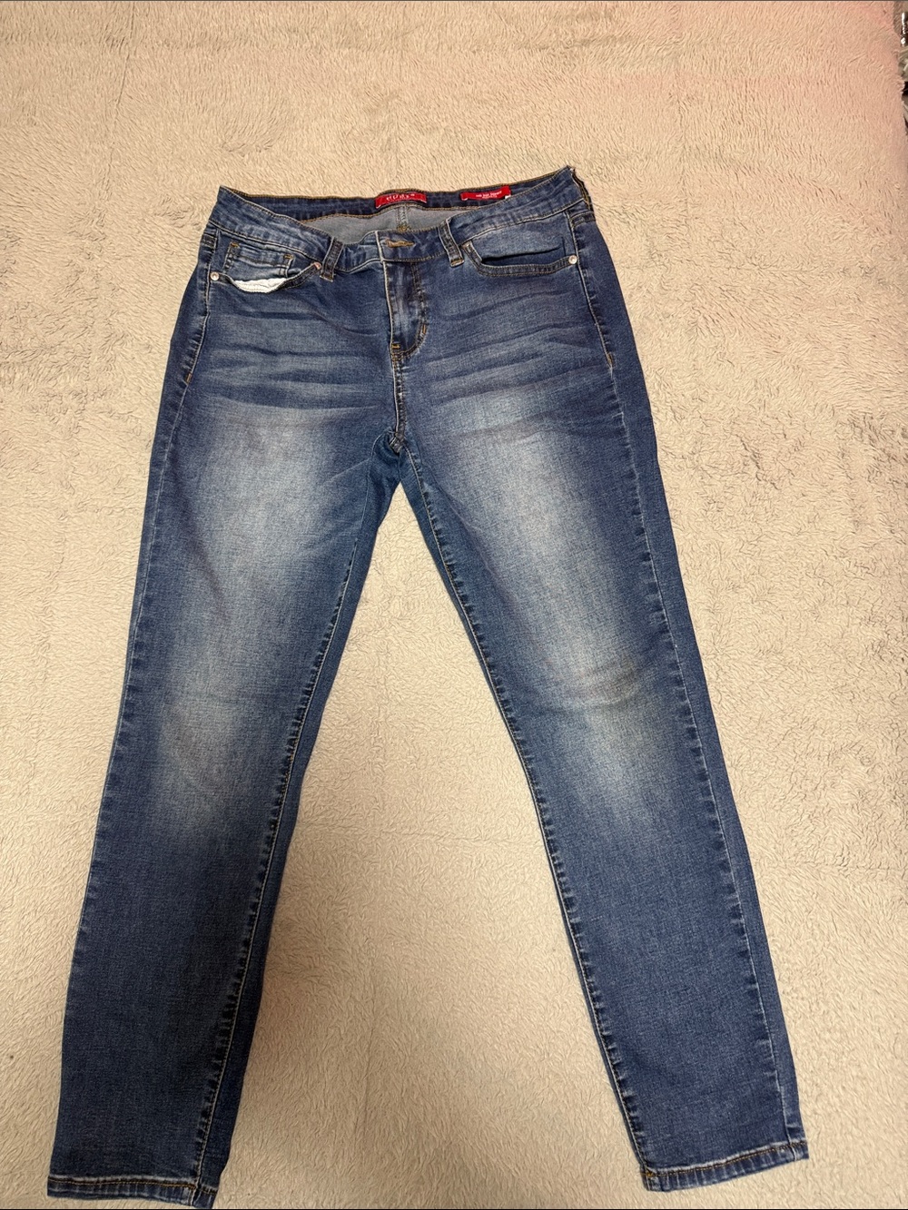 Guess Women's Medium Blue Skinny Jeans with Light Fade size 30